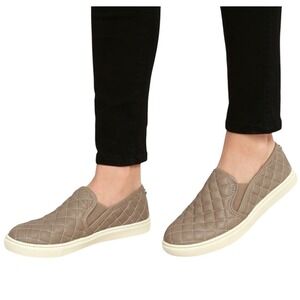 Steve Madden Quilted Slip On Sneakers Casual Comfort Shoes‎ Beige Women 9.5 B